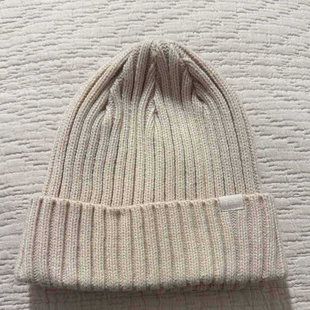 TNA by Aritzia Ribbed Knit Beanie in Cream